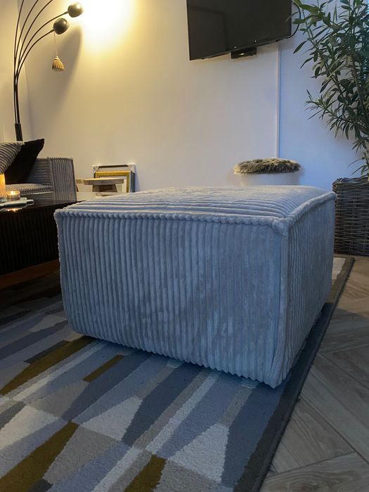 Duża kwadratowa pufa