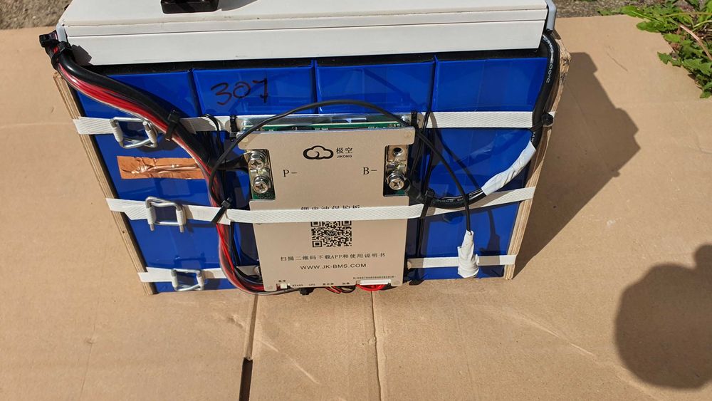 Akumulator LiFePo4 12V 300Ah (3.84kWh)  BMS Bluetooth  Kamper PV Łódź