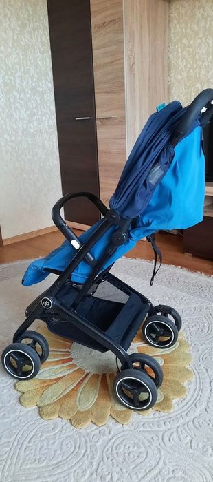 Продам коляску для прогулянок QBit