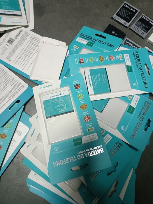 50 sztuk nowych baterii do telefonów,  cena za całość