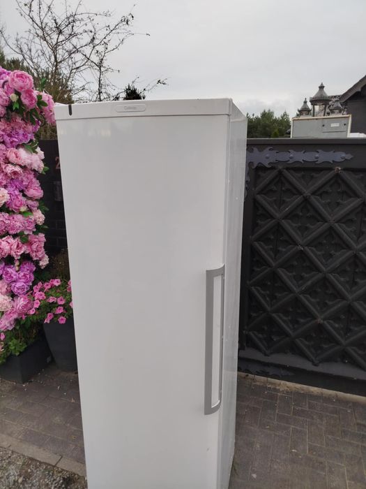 Zamrażarka  okazja wysoka na 185  Zamrażarka