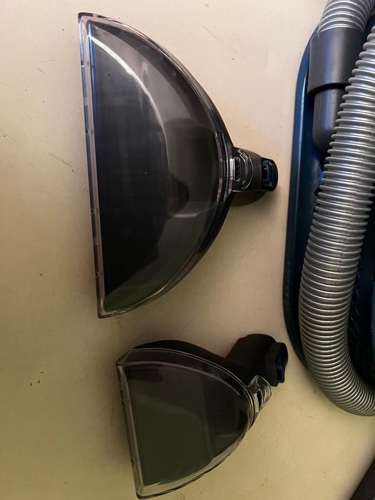 Odkurzacz do czyszczenia tapicerki i plam