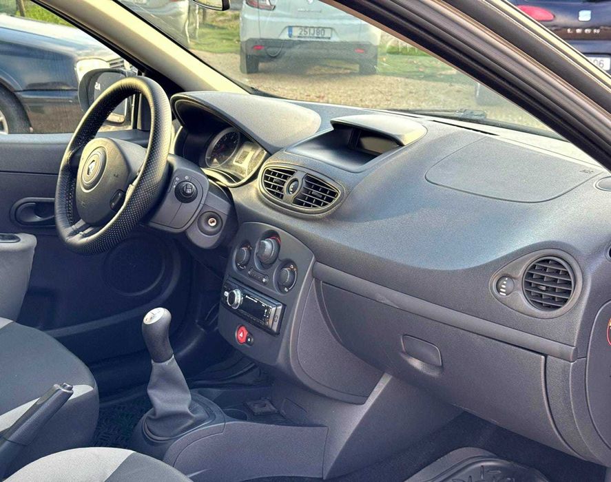 Renault Clio III 1.5 DCi Confort- Garantia incluída