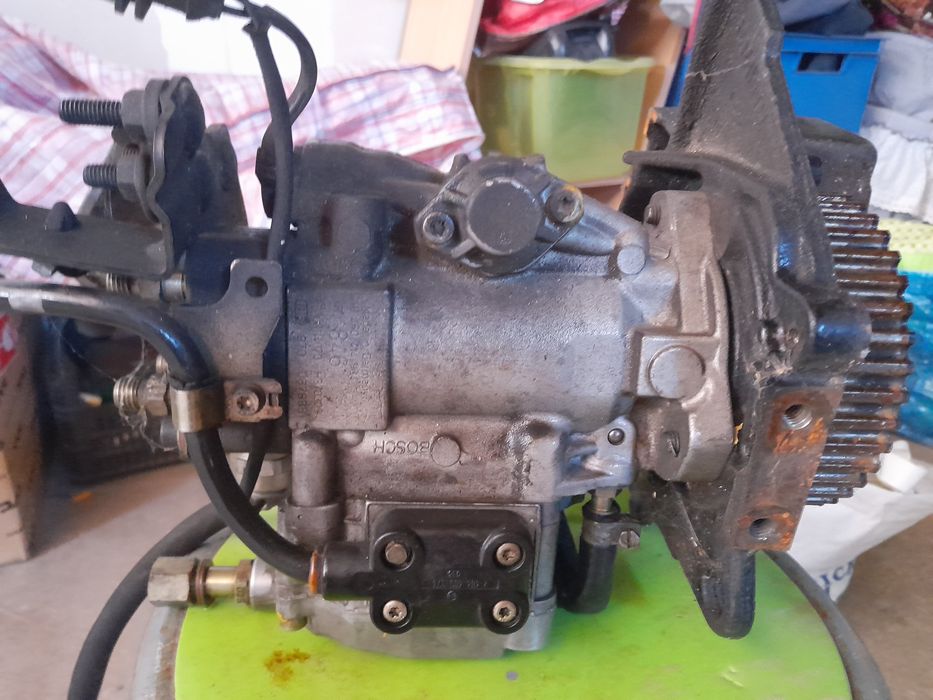 Bomba injectora volvo v40 19D