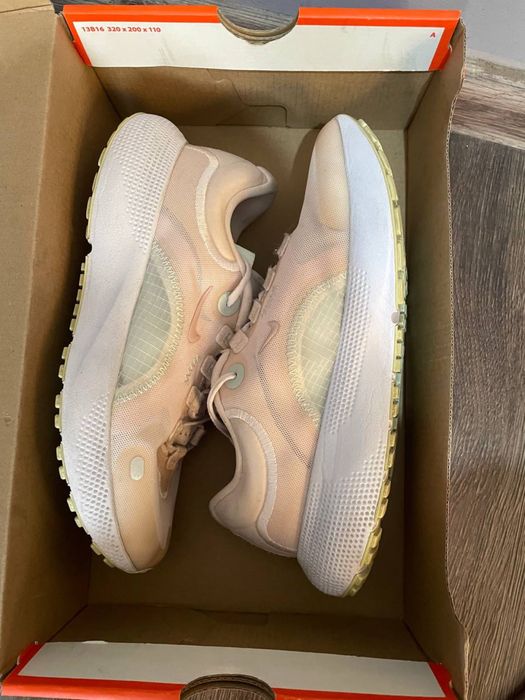 Кросівки жіночі Nike React Escape, ромір 38