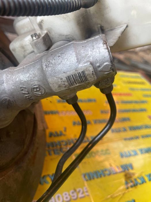 Вакумник Пежо 301 Сітроен Ц еліз посилювач гальма циліндр гальмівний Peugeot 301 Citroen c-elysee 1.6 hdi бачок вакумник усилитель тормозов