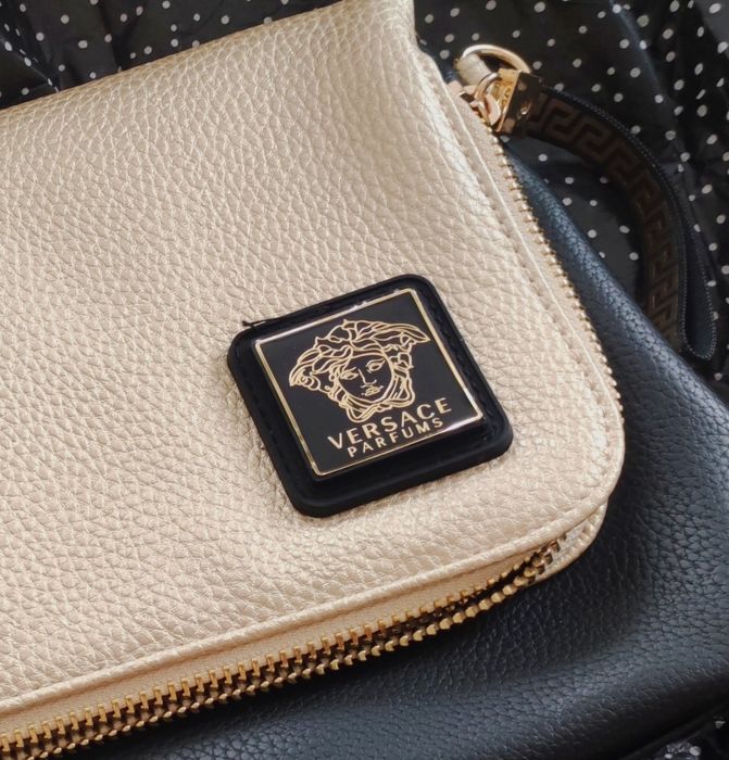 Сумка-клатч  Versace  чорна із золотом. Оригінал