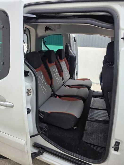 Vendo Peugeot Partner Tepee - Excellente estado — photo 2