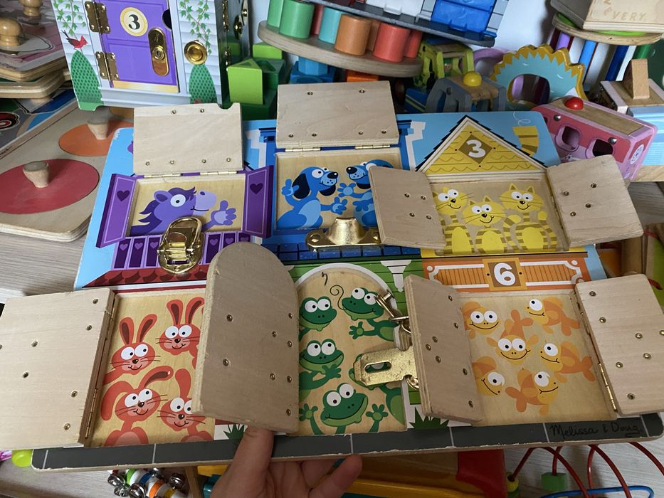 Деревʼяні розвиваючі іграшки від Melissa & Doug