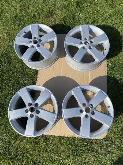 Felgi  aluminiowe  17  5x108  ET 55 Ford Volvo