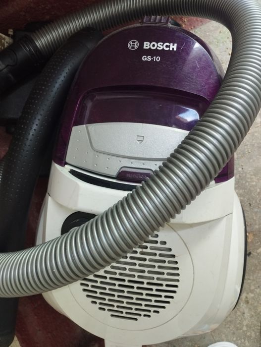 Продам на запчастини  пилосос Bosch