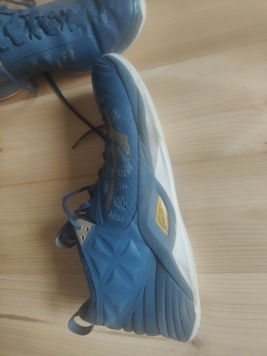 Mizuno wave Momentum buty do siatkówki