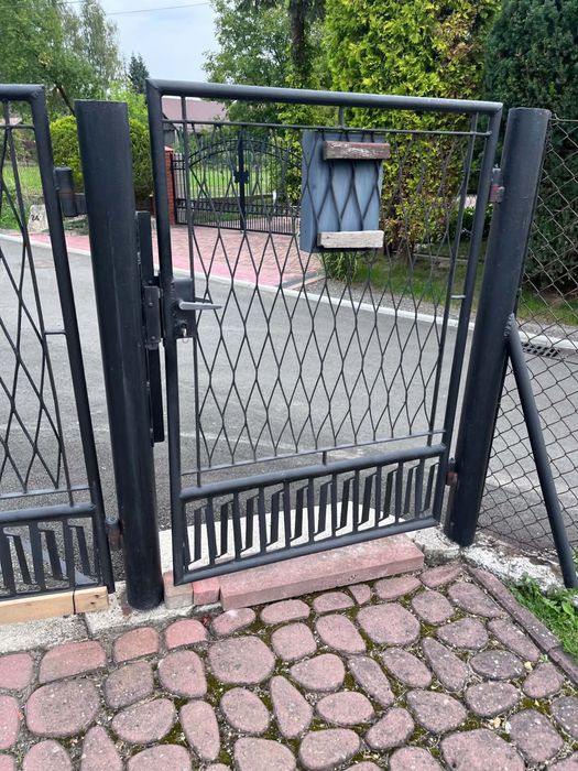 Brama wjazdowa dwuskrzydłowa z  bramką