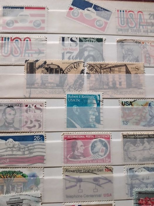 3 albuns com selos nacionais e internacionais