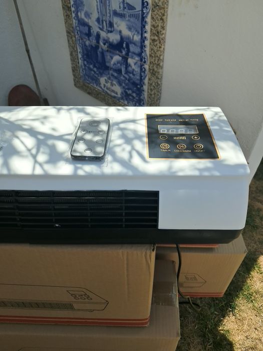 Ventilador tipo Ar Condicionado de Parede com comando que ventila  ou aquece