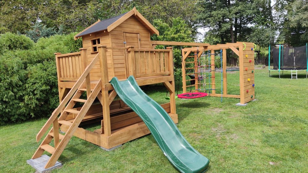 Plac zabaw-meble ogrodowe