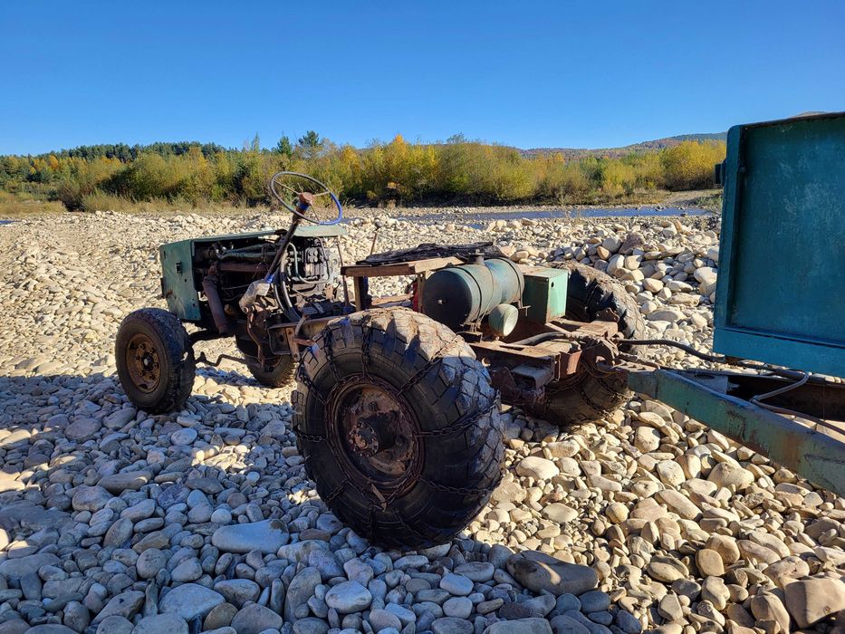 Продам саморобний трактор з прицепом.