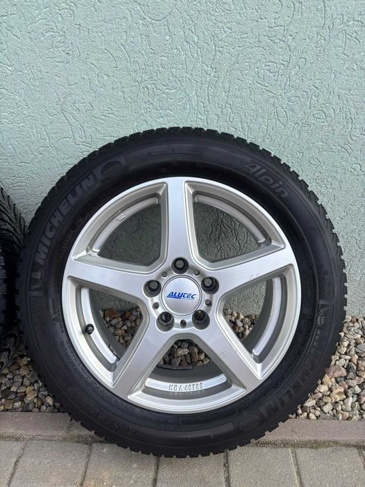 Sprzedam 2 Komplekta opon + Felgi 5x112