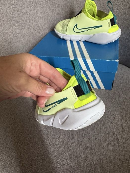 Кросівки Nike, 25 розмір  , кеди сліпони дитячі