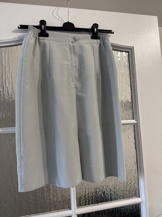 Elegancka spódnica w kolorze miętowym