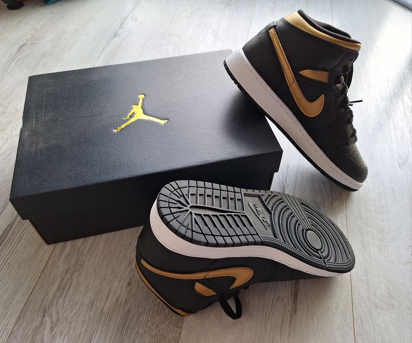 Nowe buty Nike Air Jordan 1 mid black metallic gold white rozm. 39