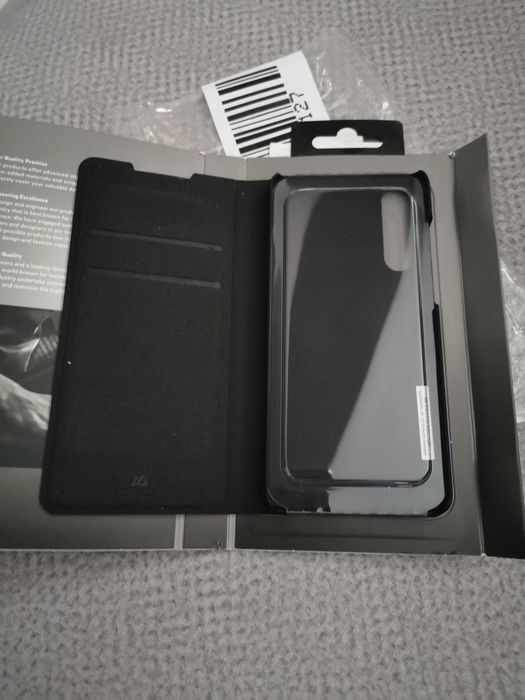 Sprzedam Etui P30 nowe czarne