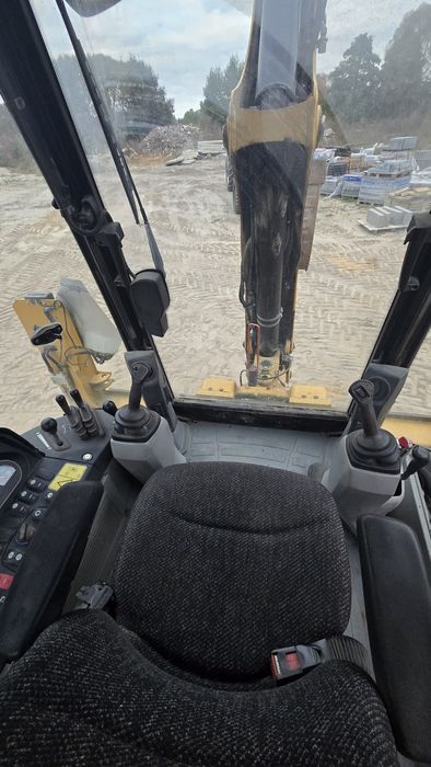 CAT 432F z system automatycznej niwelacji Leveller Salon PL
