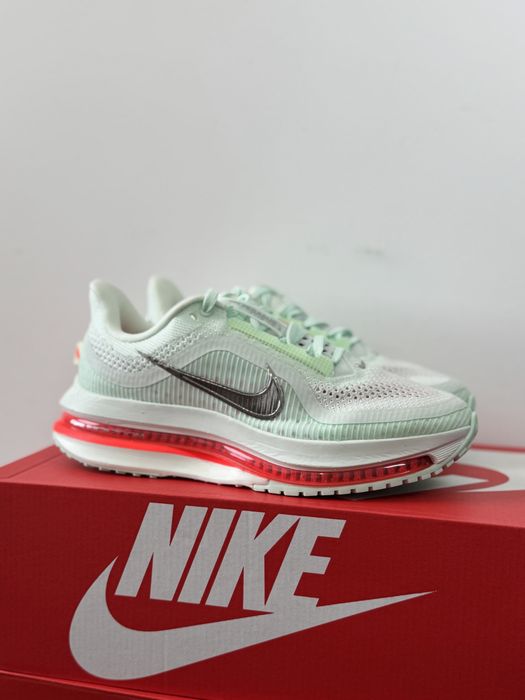 Кросівки оригінальні Nike Pegasus Premium кольору Barely Green/Mint
