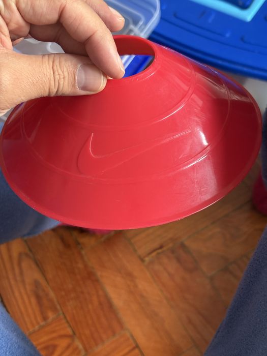 10 pinos de futebol da marca Nike