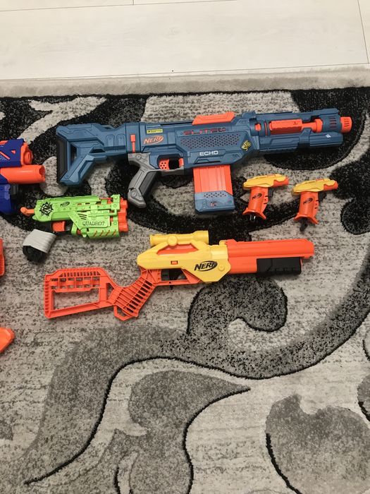 Бластери Nerf нові.