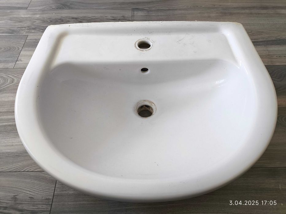Umywalka ceramiczna z postumentem