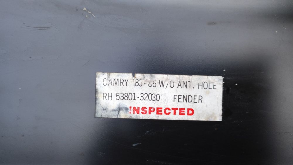Sprzedam błotnik przedni prawy Toyota Camry 1