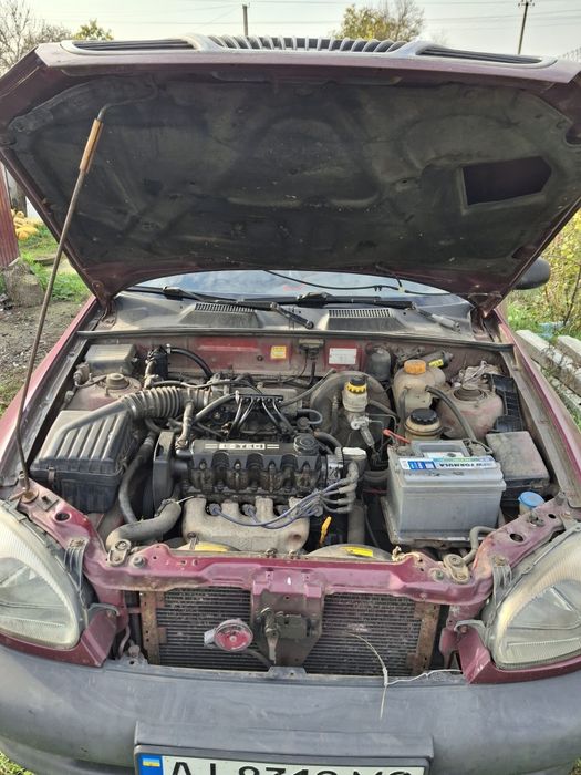 Автомобіль Daewoo Lanos