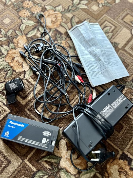 Продам відеокамеру Panasonic M3000