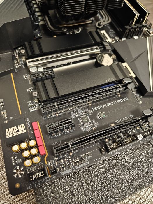 Комплект  Ryzen 7 5800x, aorus b550 pro v2, GOODRAM 32 GB  DDR4