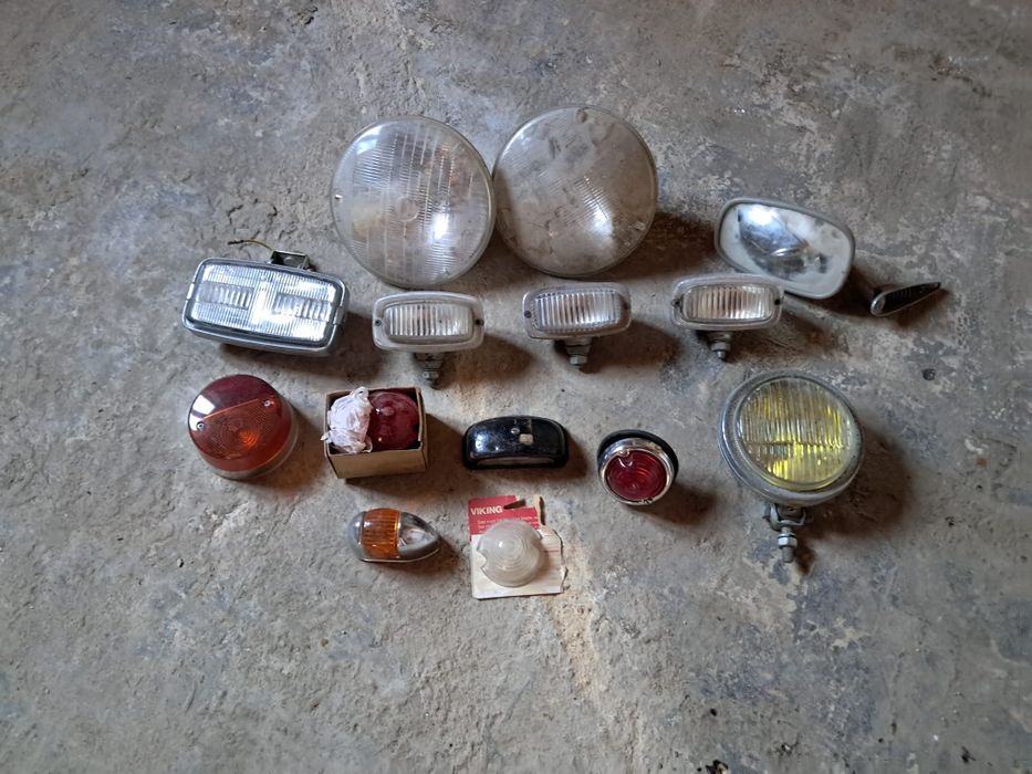 Vários Faróis de automóveis