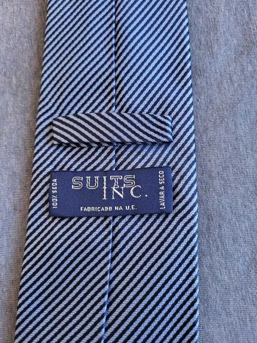 Gravata Seda Suits Inc.