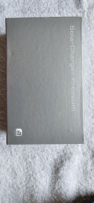 Ładowarka do telefonu, solarna, turystyczna.