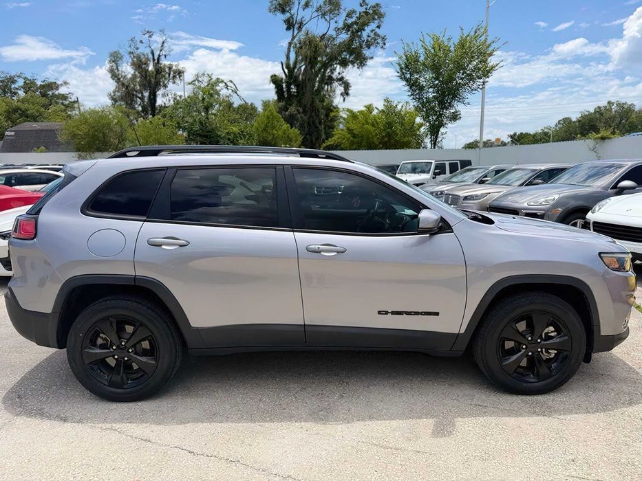 Jeep Cherokee Latitude Plus 4x4      2021