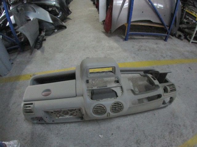 Tablier RENAULT Twingo I (C06_)