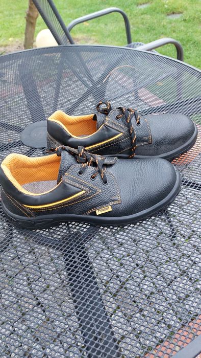 Buty robocze niskie