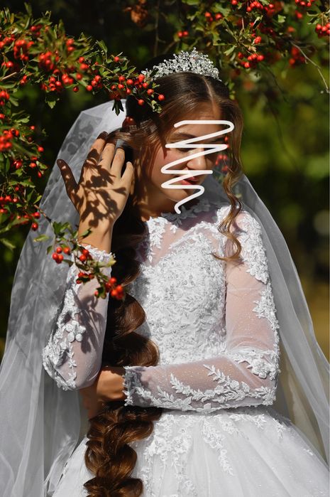 Продам супер ніжну весільну сукню зі шлейфом