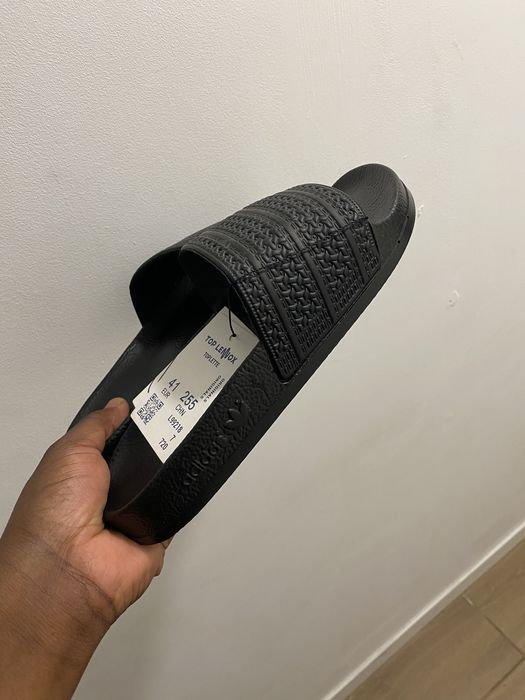Chinela adidas, nunca usada