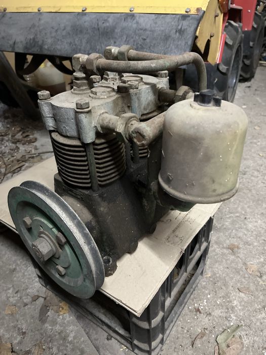 Компресор автомобільний