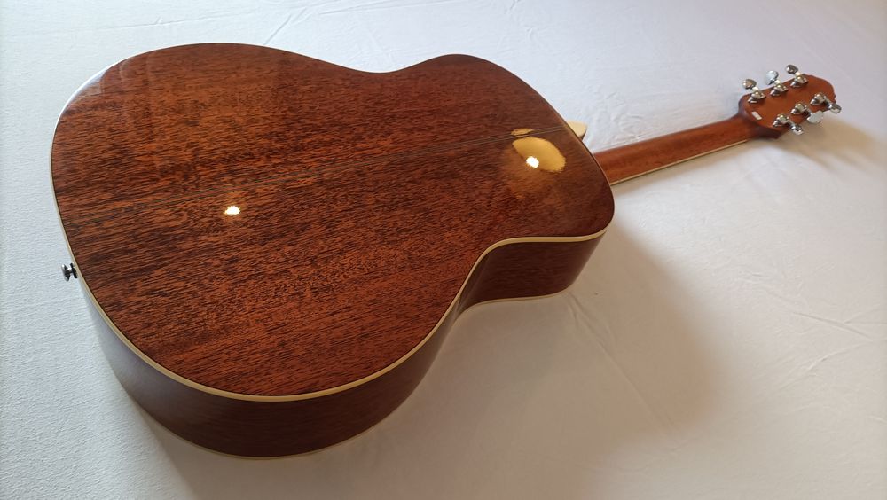 Guitarra acústica Crafter GA 8/N Grand Auditorium + Bag