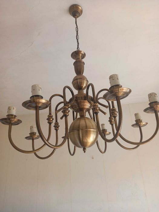 Candeeiro de teto em latão em muito bom estado