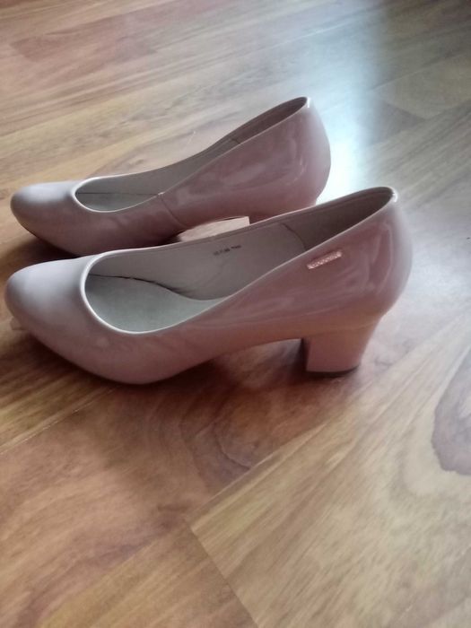 Buty damskie na obcasie rozmiar 39