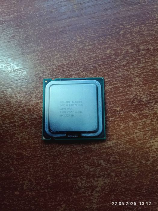 3 процессора на 775 сокет. Quad Q8200/duo E8400/ celeron E3500.