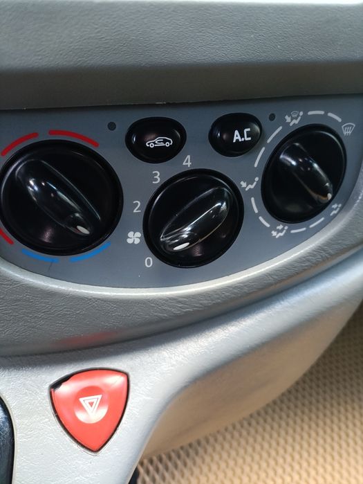 Продається Надійний автомобіль OPEL VIVARO 2.0 CDTI