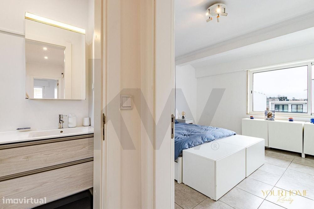 Carcavelos | Moradia com 4 quartos, piscina aquecida e agradável espaç